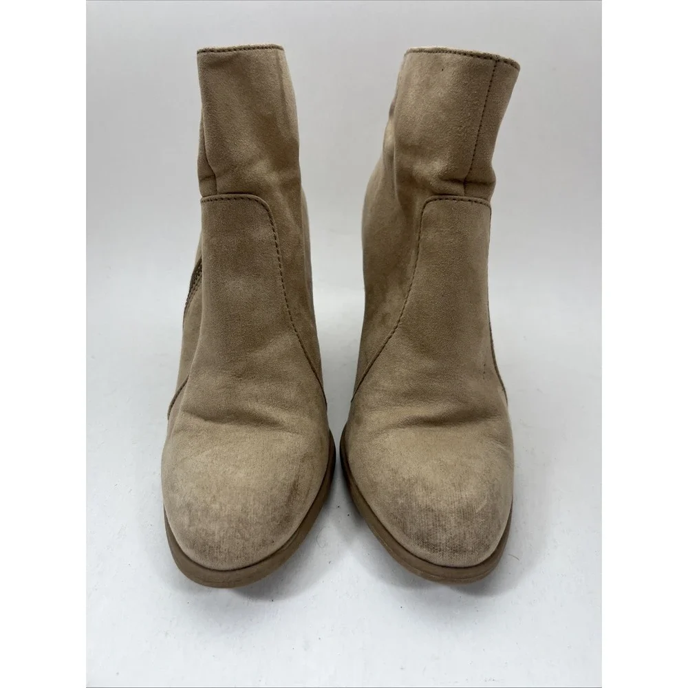 Women's JustFab‎ VASHA Beige Suede Zip Ankle Booties Size 6.5 Block Heel